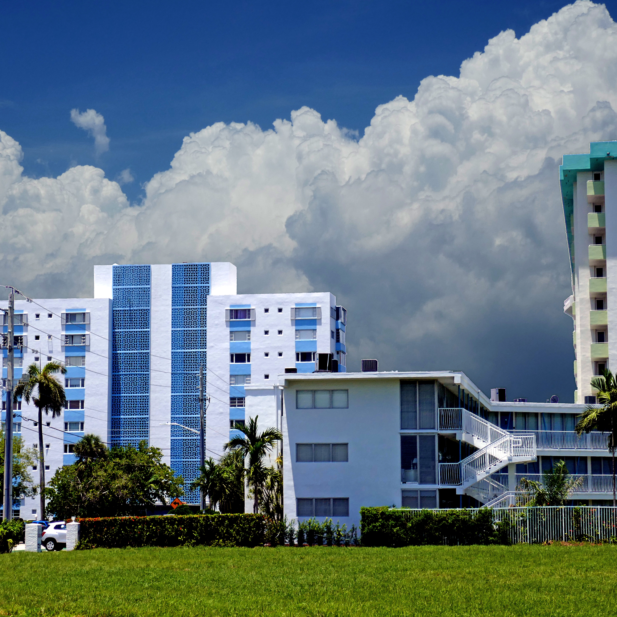 Bay Harbor Islands Nightlife