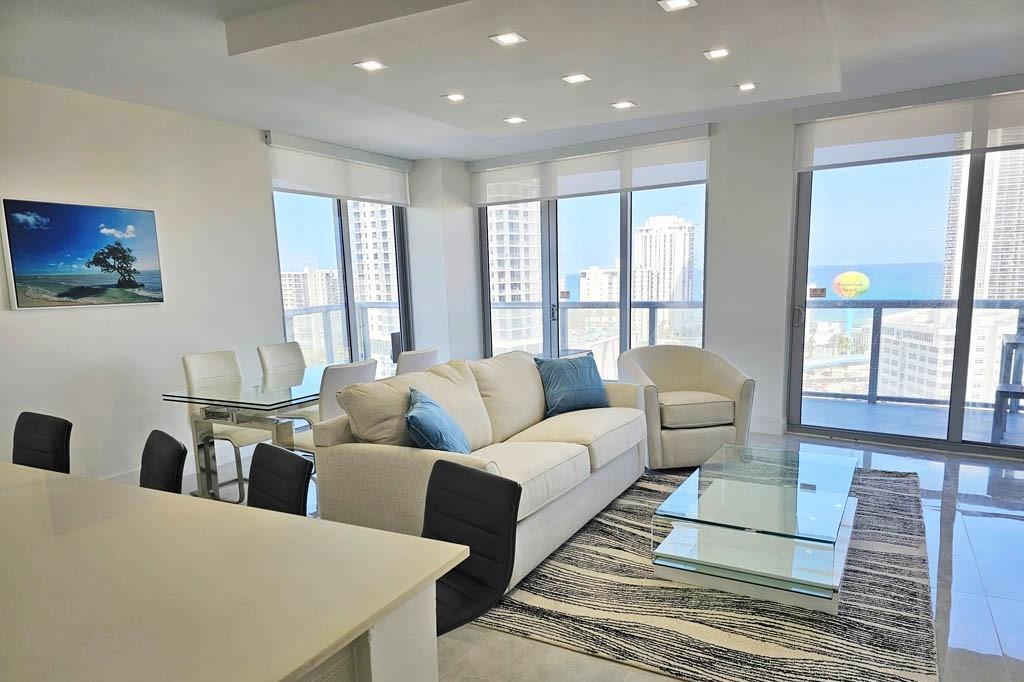 Hallandale Beach Demographics